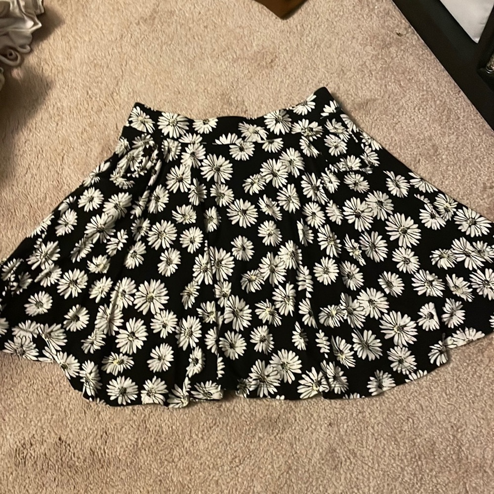 Floral skirt with pockets